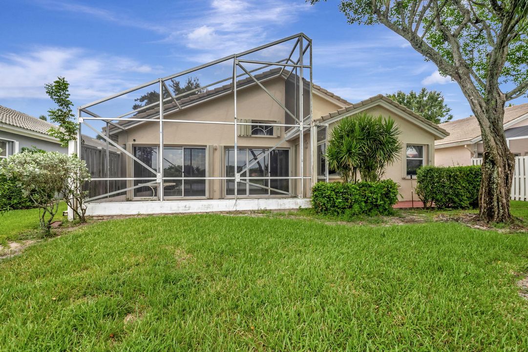 Active With Contract: $6,000 (3 beds, 2 baths, 2520 Square Feet)