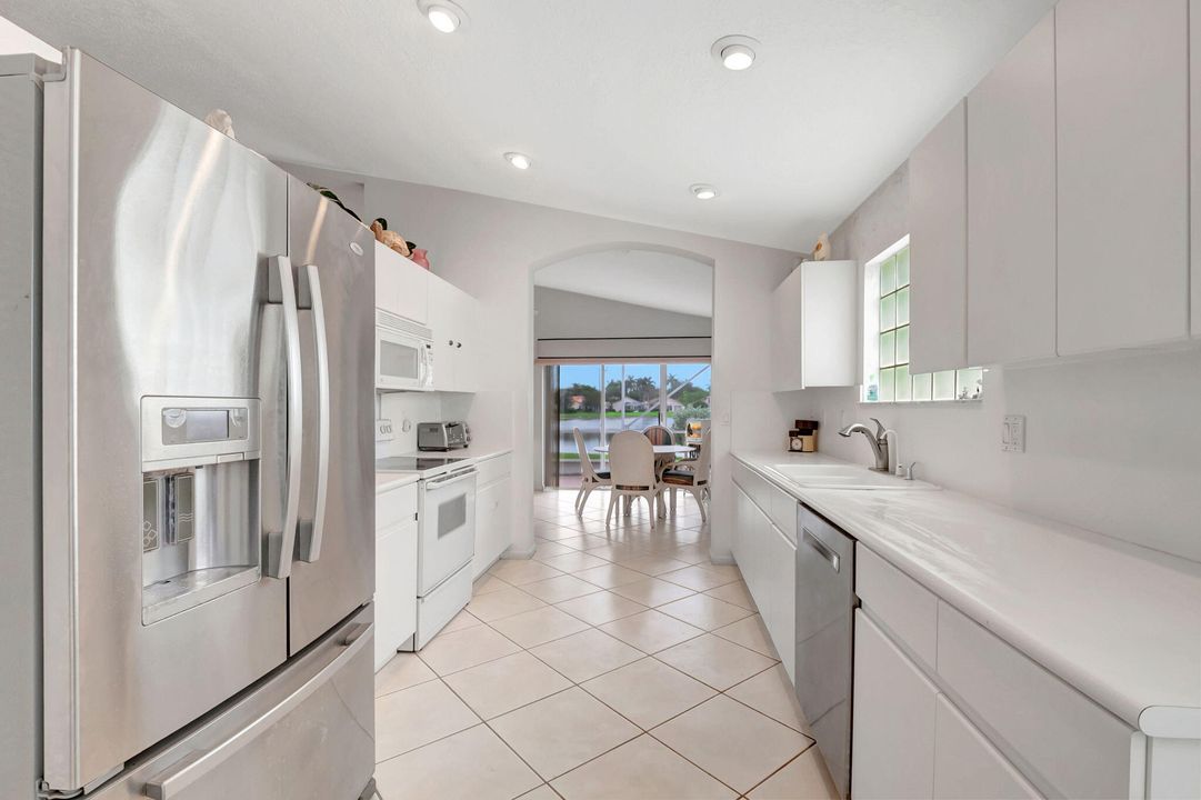 Active With Contract: $6,000 (3 beds, 2 baths, 2520 Square Feet)