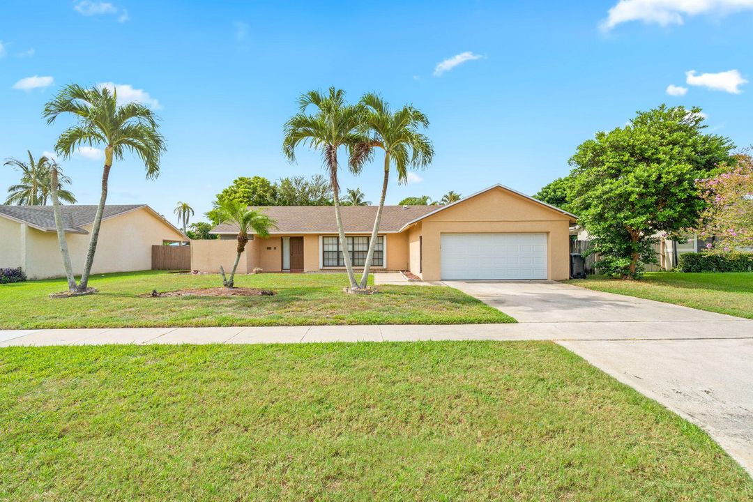 Active With Contract: $579,000 (3 beds, 2 baths, 1764 Square Feet)