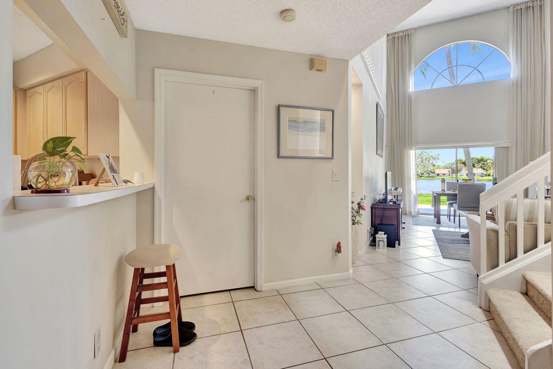 For Sale: $425,000 (3 beds, 2 baths, 1824 Square Feet)