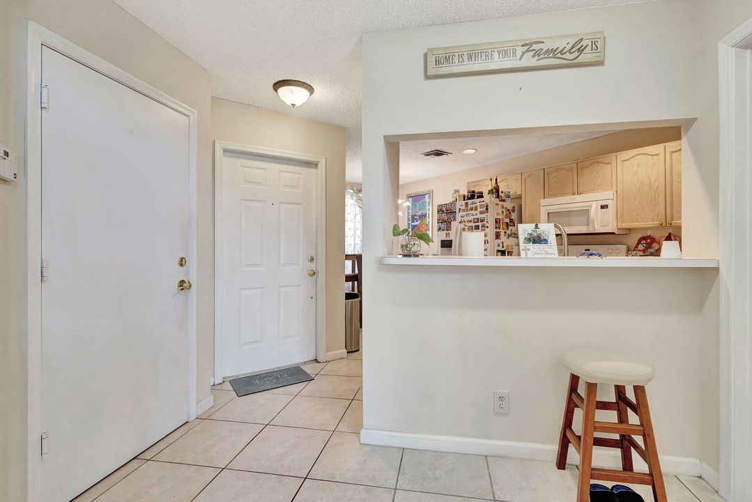 For Sale: $425,000 (3 beds, 2 baths, 1824 Square Feet)