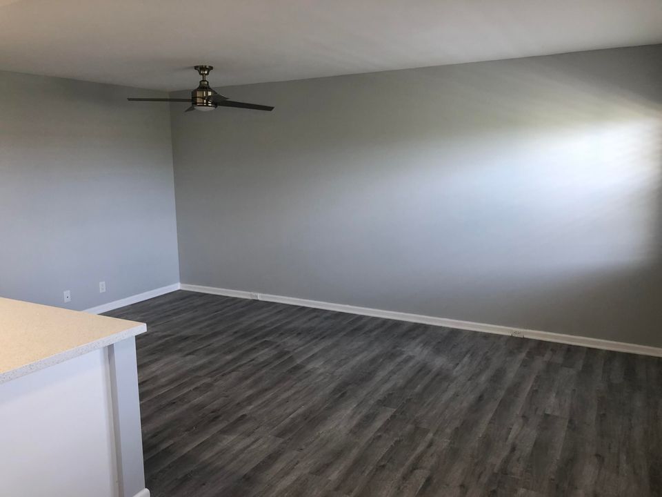 For Rent: $2,100 (2 beds, 2 baths, 916 Square Feet)