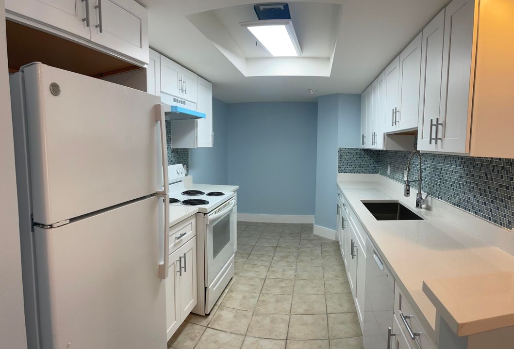 For Rent: $2,550 (3 beds, 2 baths, 1220 Square Feet)