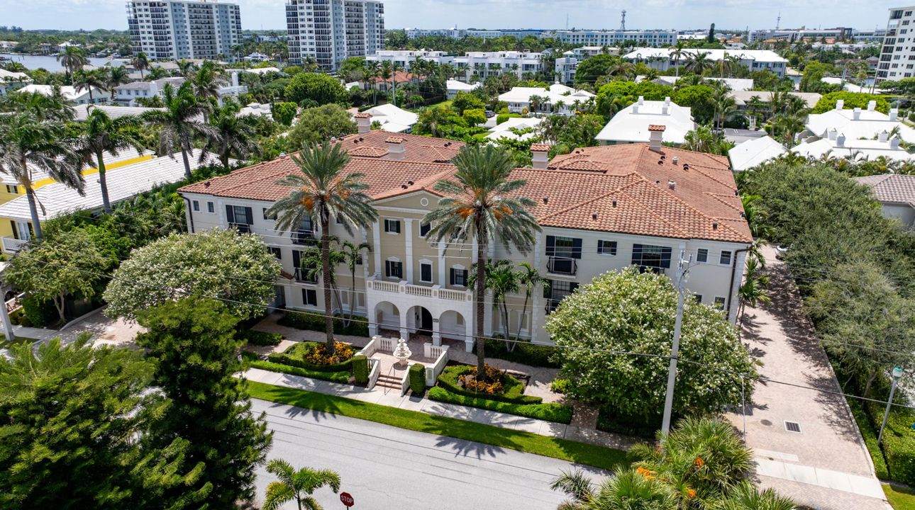 Active With Contract: $1,975,000 (4 beds, 3 baths, 2105 Square Feet)