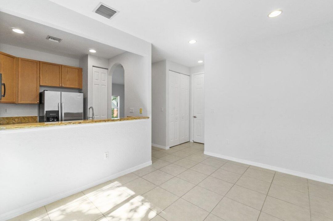 Active With Contract: $2,600 (3 beds, 2 baths, 1402 Square Feet)