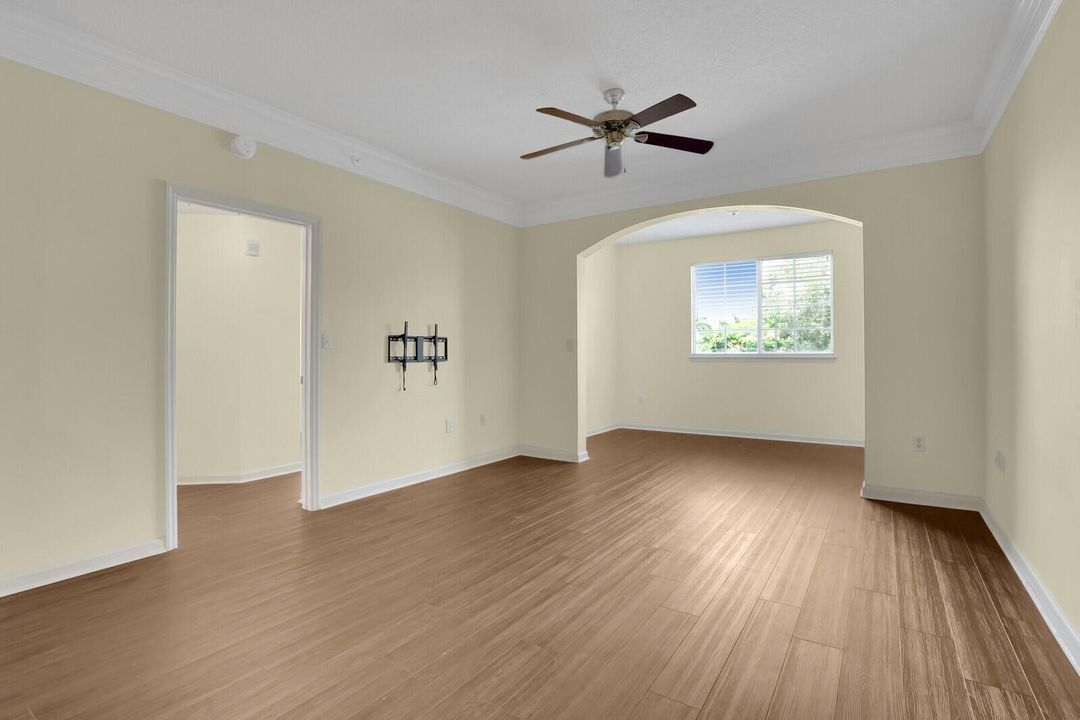 Active With Contract: $2,200 (2 beds, 2 baths, 1258 Square Feet)