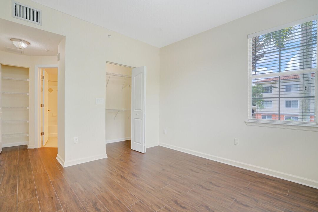 Active With Contract: $2,200 (2 beds, 2 baths, 1258 Square Feet)