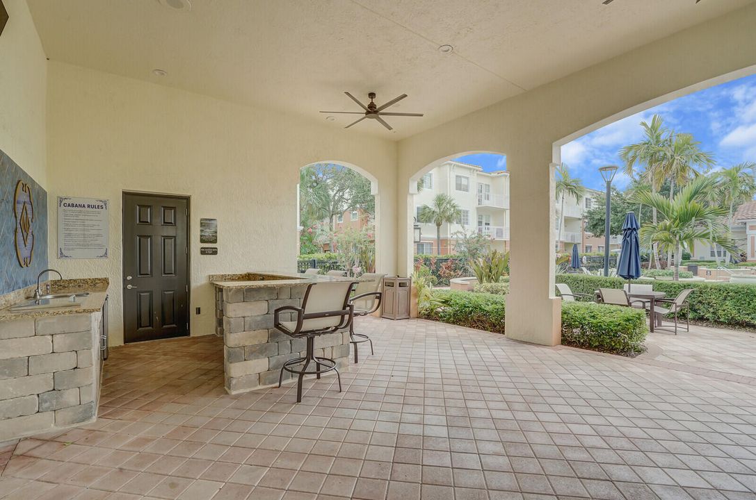 Active With Contract: $2,200 (2 beds, 2 baths, 1258 Square Feet)