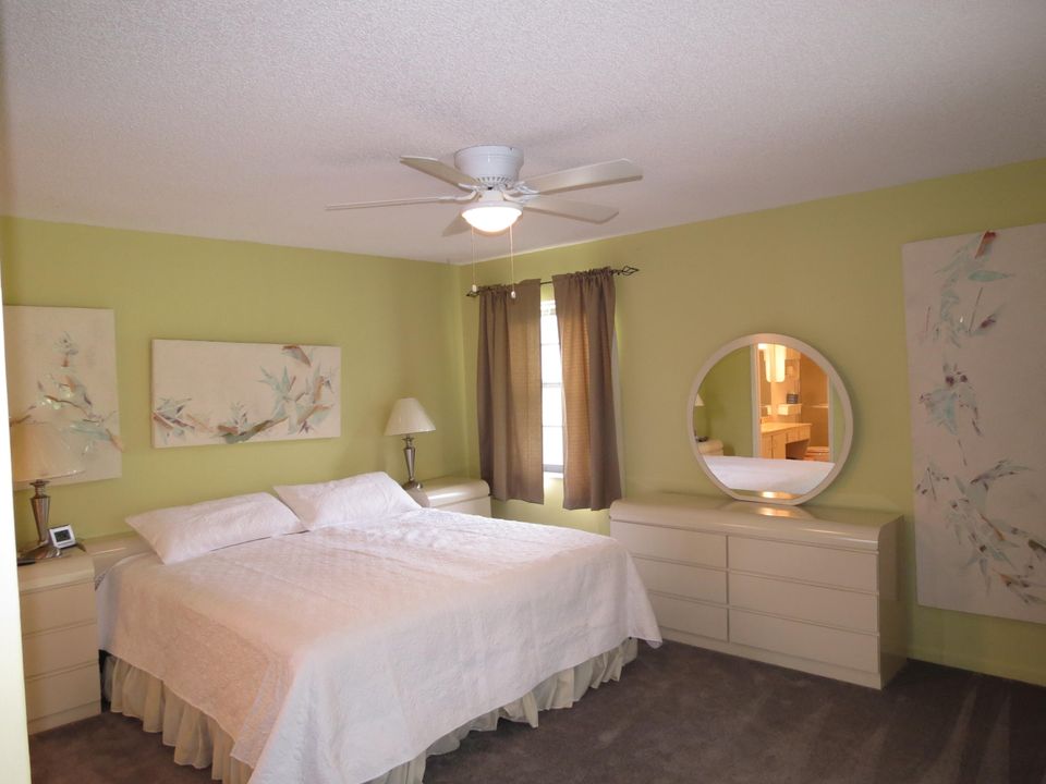 Active With Contract: $3,800 (3 beds, 2 baths, 1492 Square Feet)