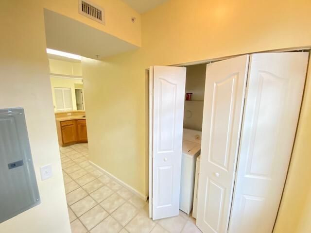 For Rent: $2,050 (2 beds, 2 baths, 1258 Square Feet)