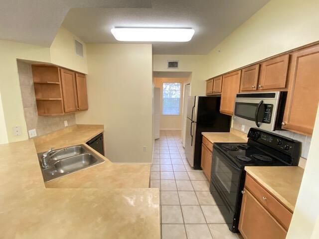 For Rent: $2,050 (2 beds, 2 baths, 1258 Square Feet)