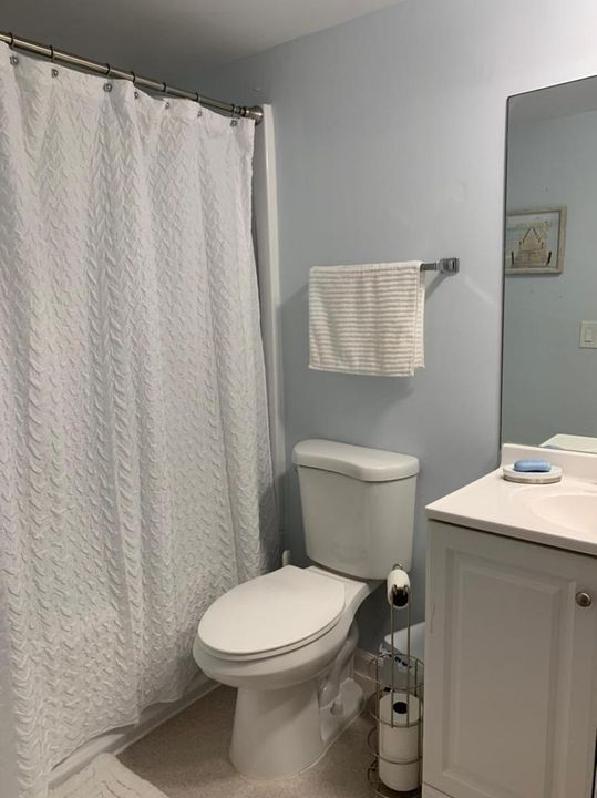 Active With Contract: $2,650 (2 beds, 2 baths, 1320 Square Feet)