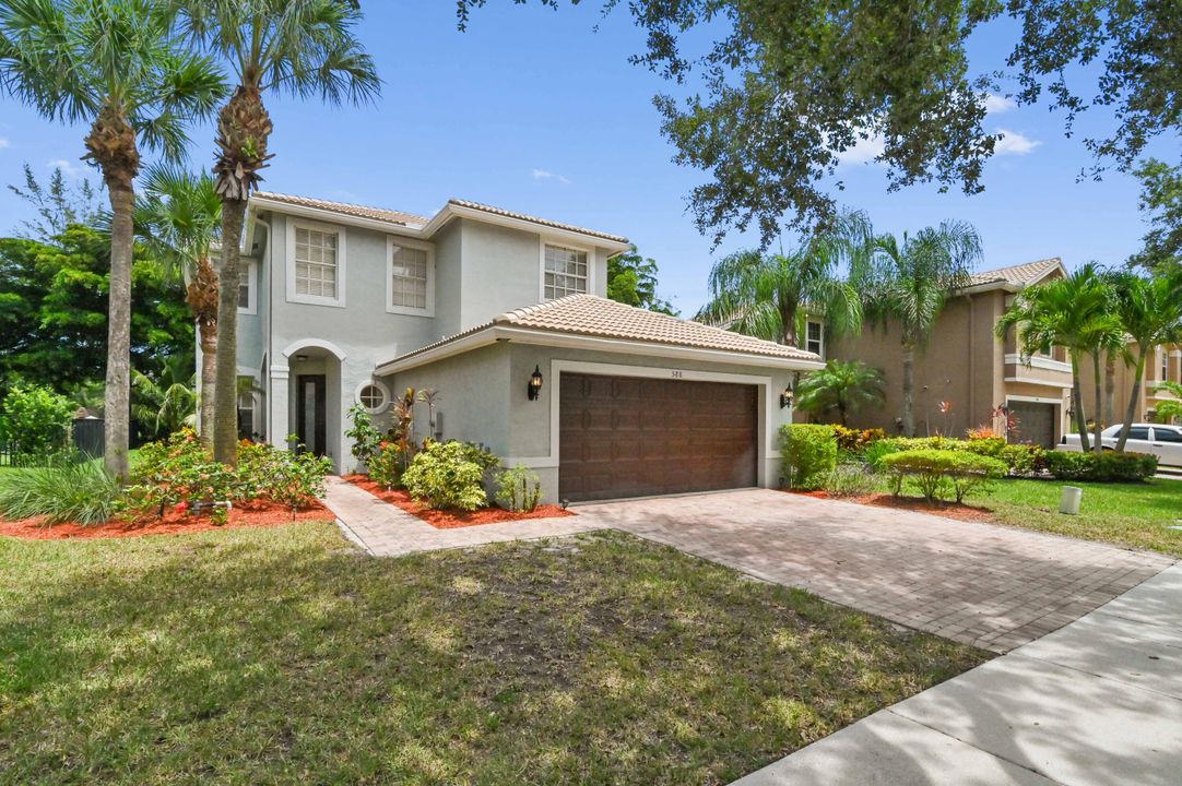 Active With Contract: $575,000 (5 beds, 3 baths, 2601 Square Feet)