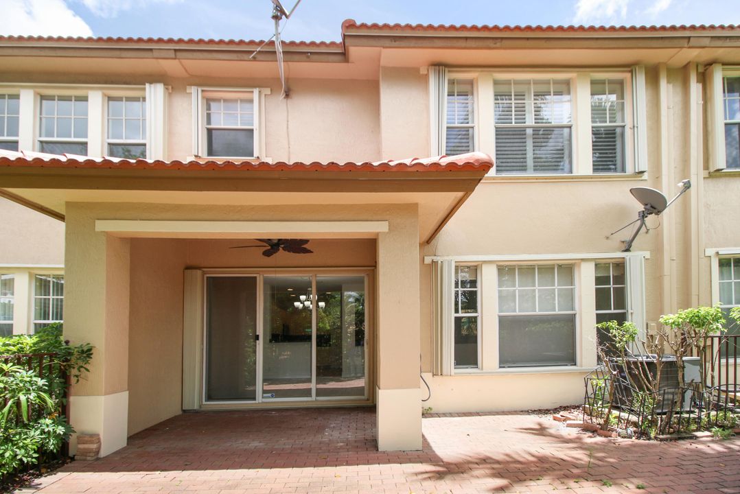 Active With Contract: $4,400 (3 beds, 2 baths, 2253 Square Feet)