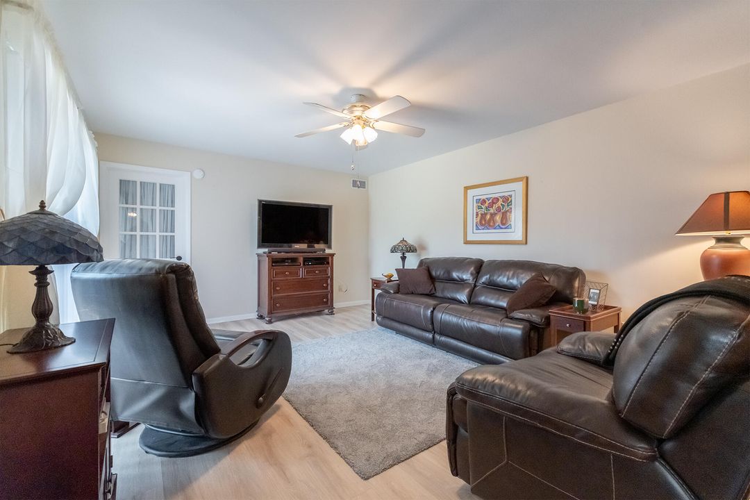 For Sale: $439,900 (3 beds, 2 baths, 1598 Square Feet)