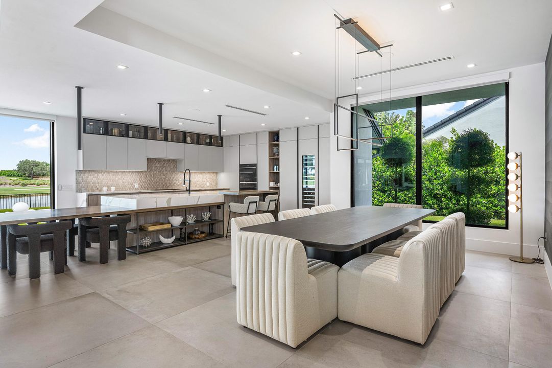 For Sale: $4,850,000 (5 beds, 5 baths, 6530 Square Feet)