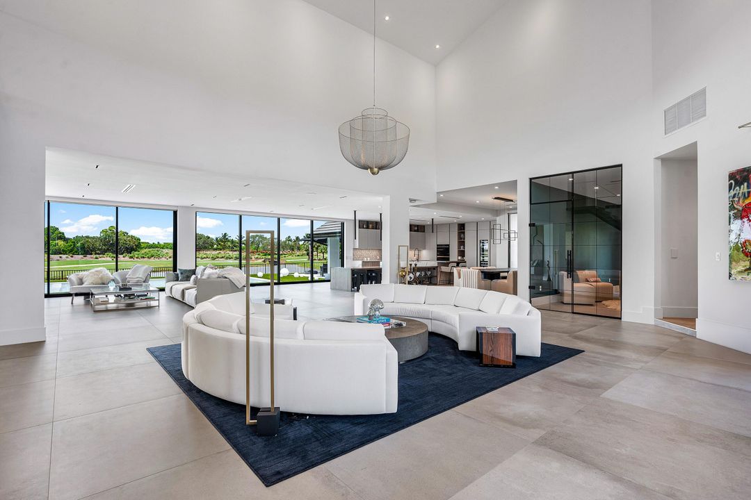 For Sale: $4,850,000 (5 beds, 5 baths, 6530 Square Feet)