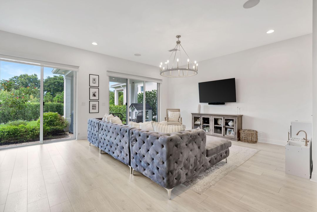 Active With Contract: $999,900 (4 beds, 3 baths, 2502 Square Feet)