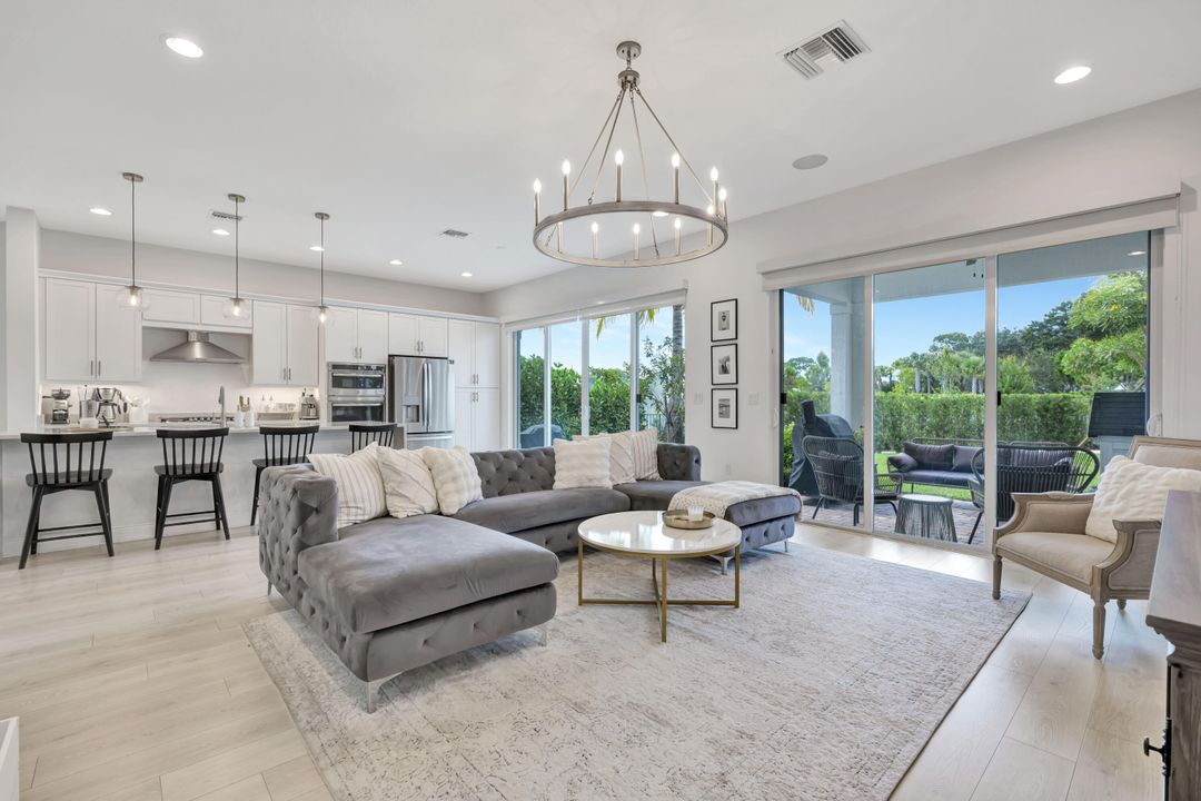 Active With Contract: $999,900 (4 beds, 3 baths, 2502 Square Feet)