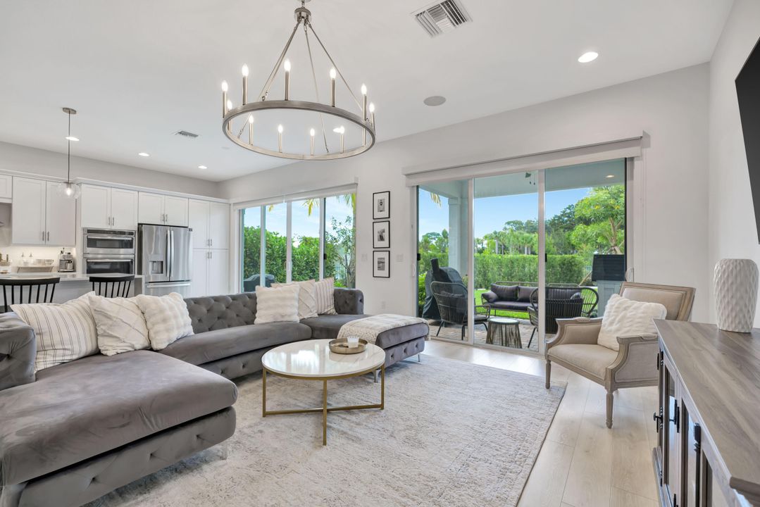 Active With Contract: $999,900 (4 beds, 3 baths, 2502 Square Feet)