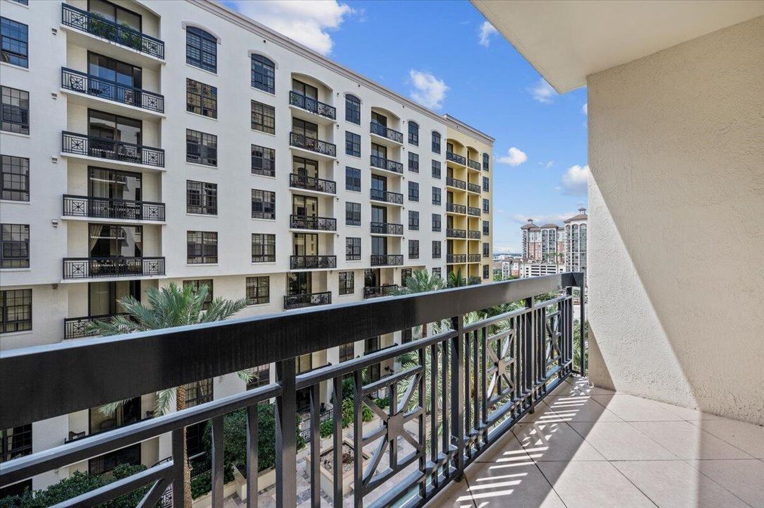 Active With Contract: $3,500 (2 beds, 2 baths, 1333 Square Feet)