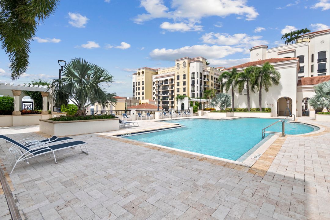 Active With Contract: $3,500 (2 beds, 2 baths, 1333 Square Feet)