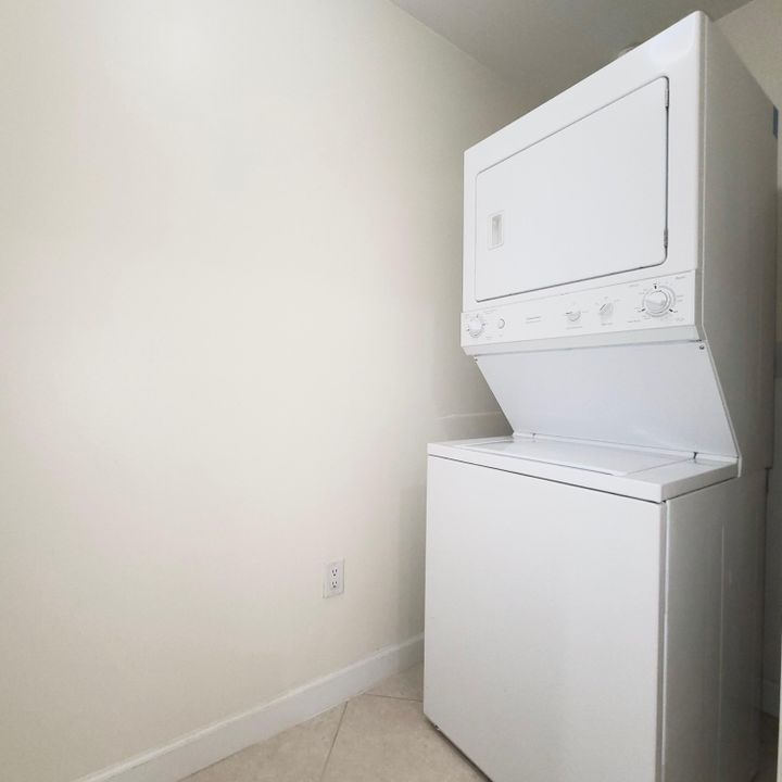 Active With Contract: $3,500 (2 beds, 2 baths, 1333 Square Feet)