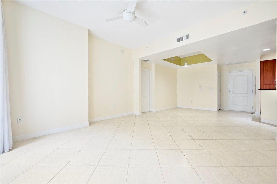 Active With Contract: $3,500 (2 beds, 2 baths, 1333 Square Feet)