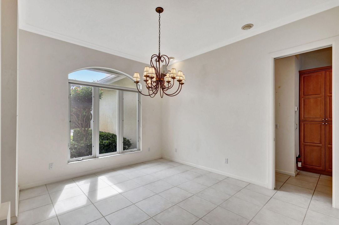 Active With Contract: $2,500,000 (4 beds, 3 baths, 2622 Square Feet)