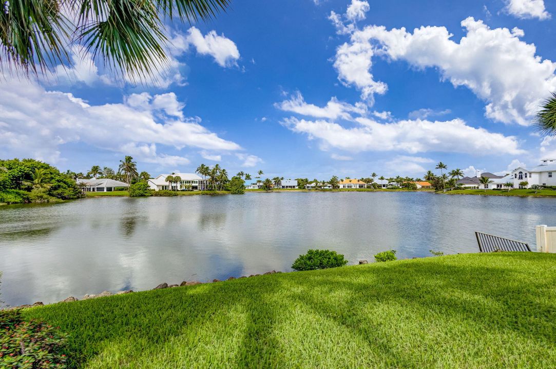 Active With Contract: $2,500,000 (4 beds, 3 baths, 2622 Square Feet)