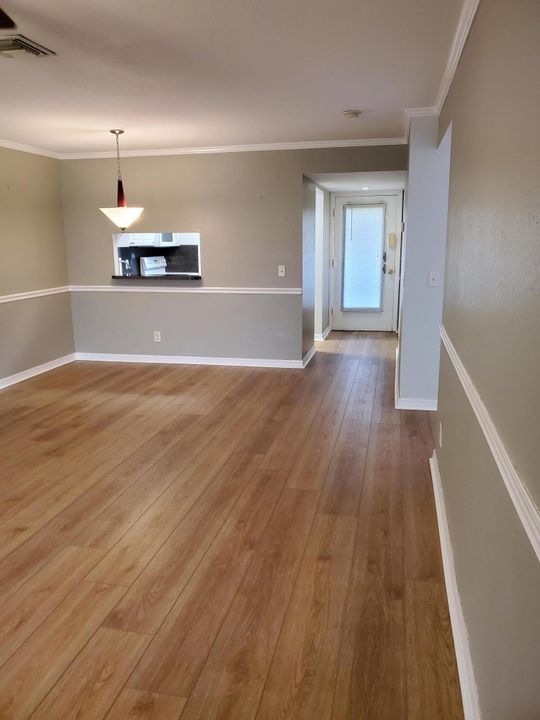 Recently Rented: $1,800 (2 beds, 2 baths, 1048 Square Feet)