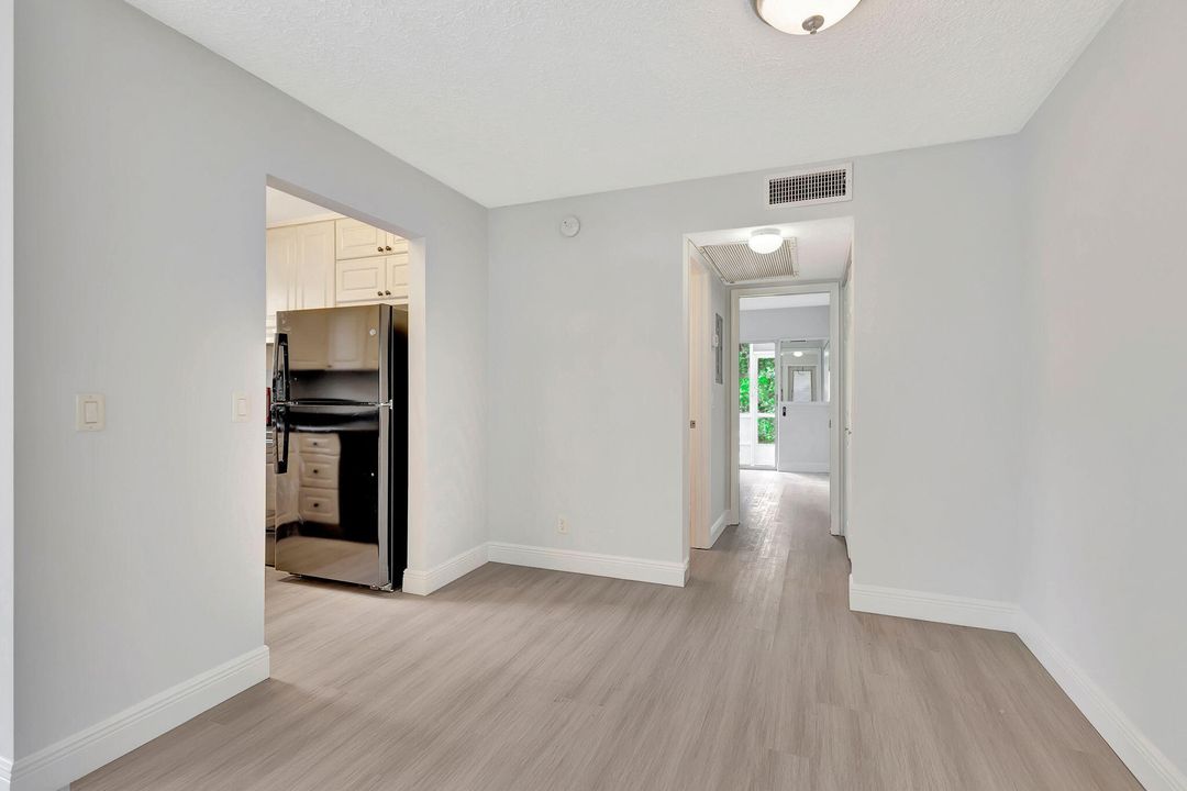 For Sale: $94,500 (1 beds, 1 baths, 646 Square Feet)