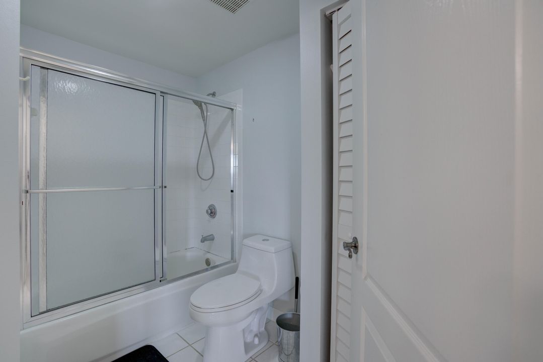 Active With Contract: $2,800 (2 beds, 2 baths, 1192 Square Feet)