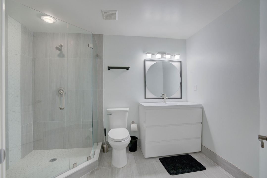 Active With Contract: $2,800 (2 beds, 2 baths, 1192 Square Feet)