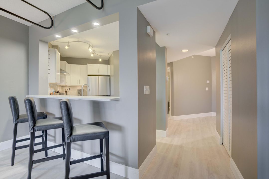 Active With Contract: $2,800 (2 beds, 2 baths, 1192 Square Feet)