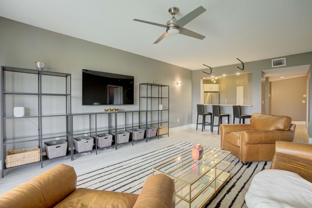 Active With Contract: $2,800 (2 beds, 2 baths, 1192 Square Feet)