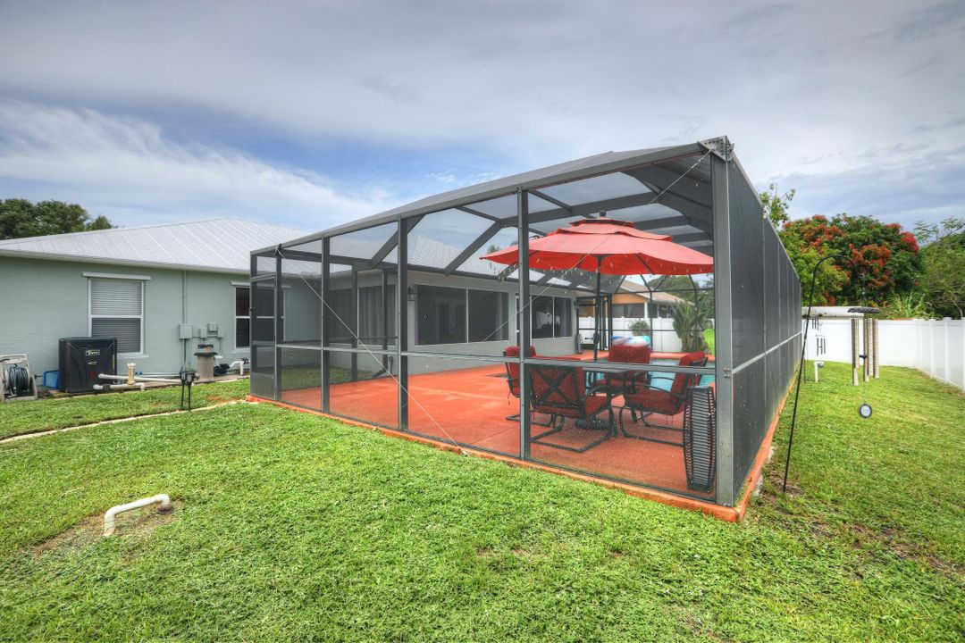 Active With Contract: $475,000 (4 beds, 2 baths, 2000 Square Feet)