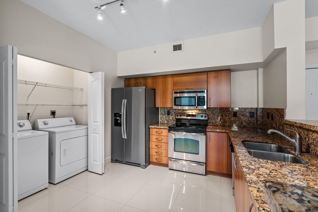 Active With Contract: $3,150 (2 beds, 2 baths, 1243 Square Feet)