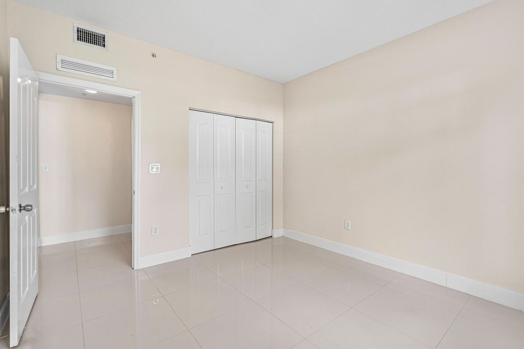 Active With Contract: $3,150 (2 beds, 2 baths, 1243 Square Feet)