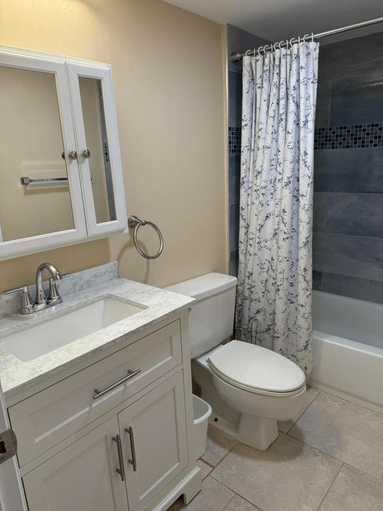 Active With Contract: $1,500 (1 beds, 1 baths, 935 Square Feet)