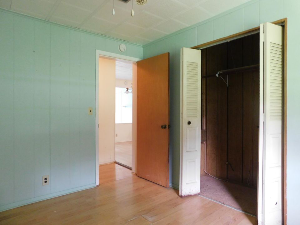 For Sale: $219,900 (2 beds, 2 baths, 1158 Square Feet)