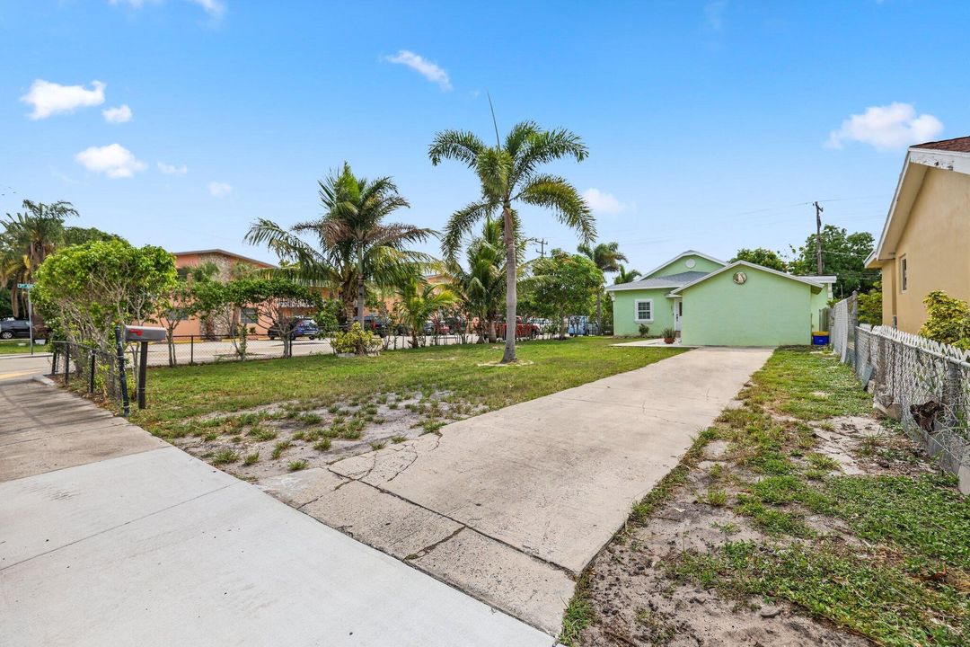 Active With Contract: $565,000 (3 beds, 3 baths, 1690 Square Feet)