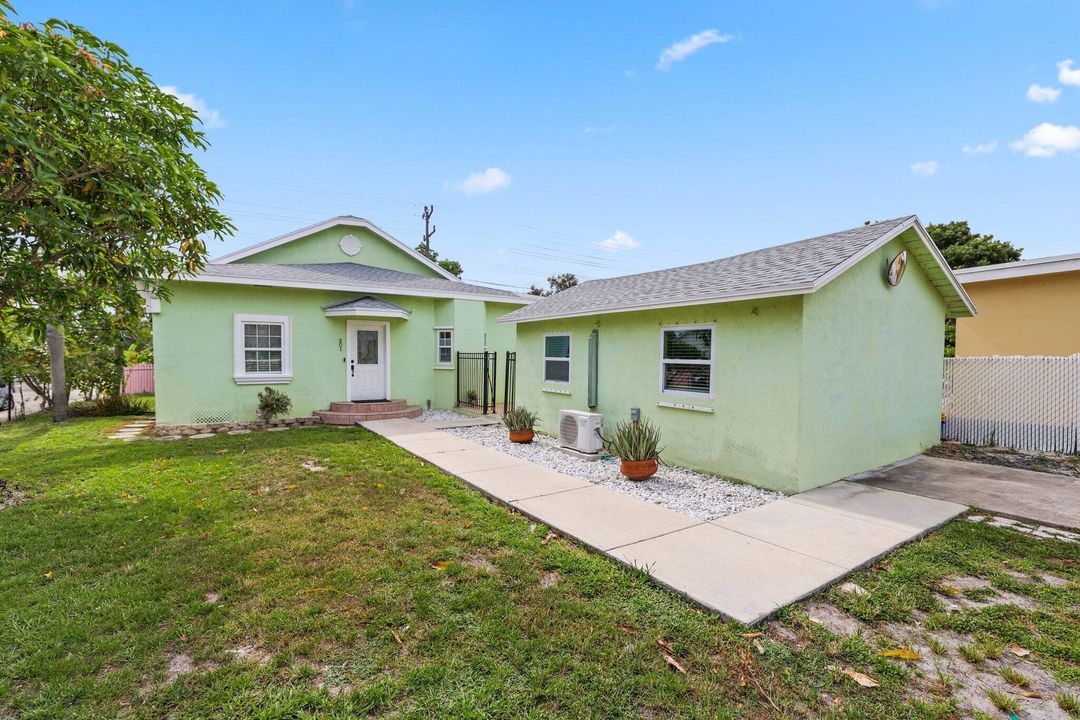 Active With Contract: $565,000 (3 beds, 3 baths, 1690 Square Feet)