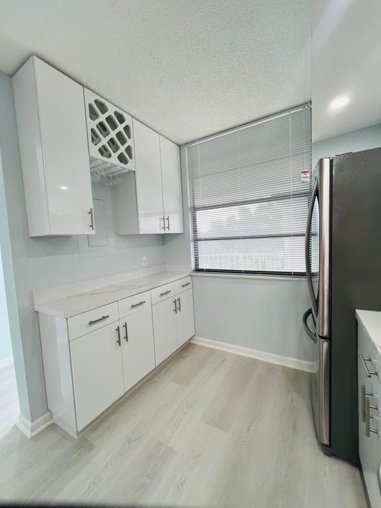 Active With Contract: $2,300 (2 beds, 2 baths, 1442 Square Feet)