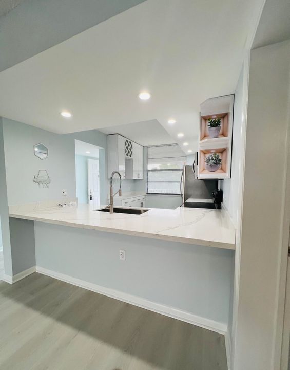 Active With Contract: $2,300 (2 beds, 2 baths, 1442 Square Feet)