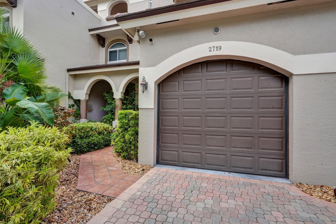 For Sale: $1,225,000 (4 beds, 2 baths, 3226 Square Feet)