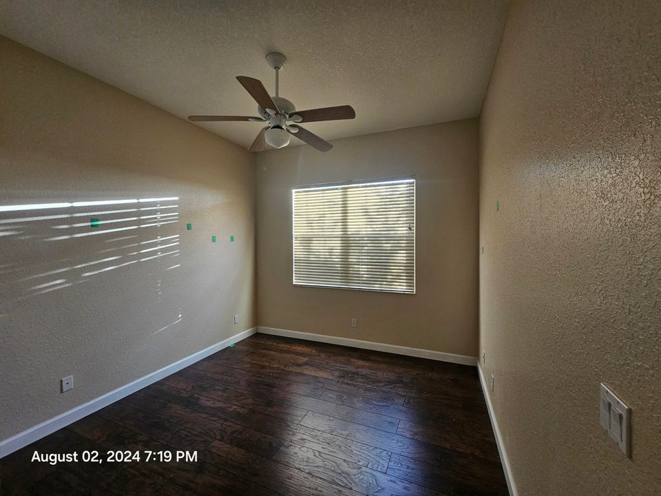 For Rent: $2,690 (4 beds, 2 baths, 2516 Square Feet)