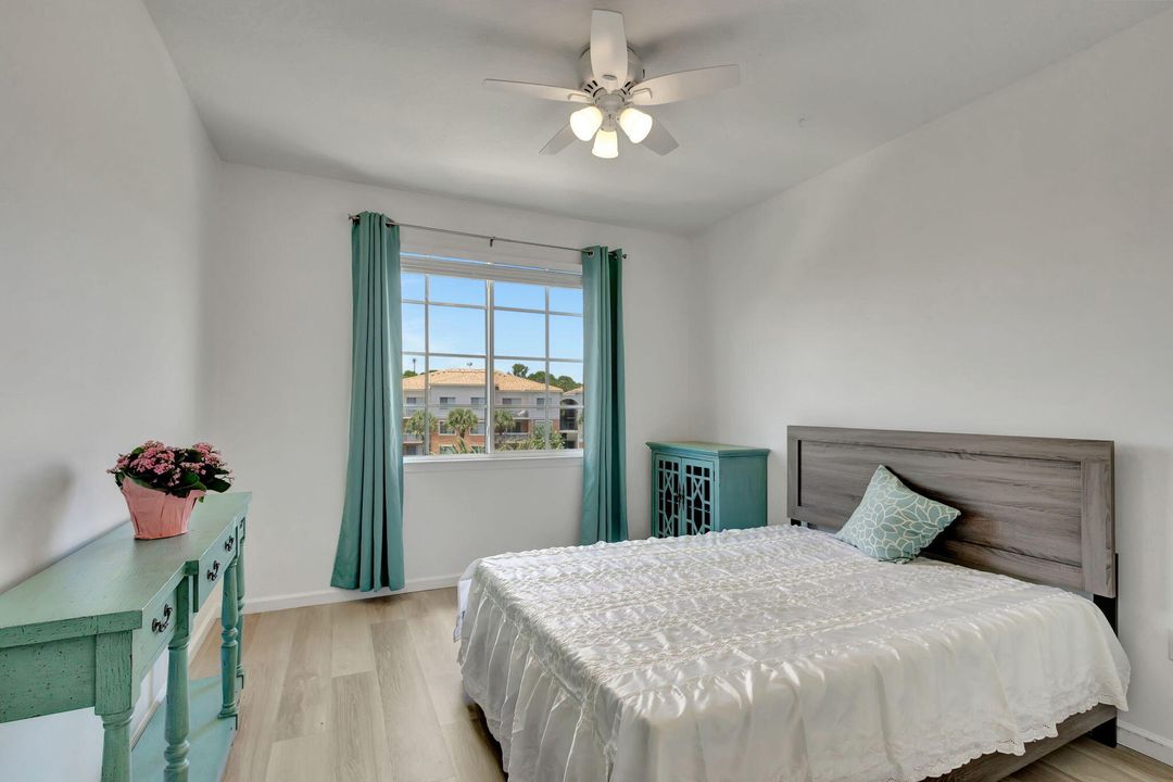 Active With Contract: $357,000 (2 beds, 2 baths, 1004 Square Feet)