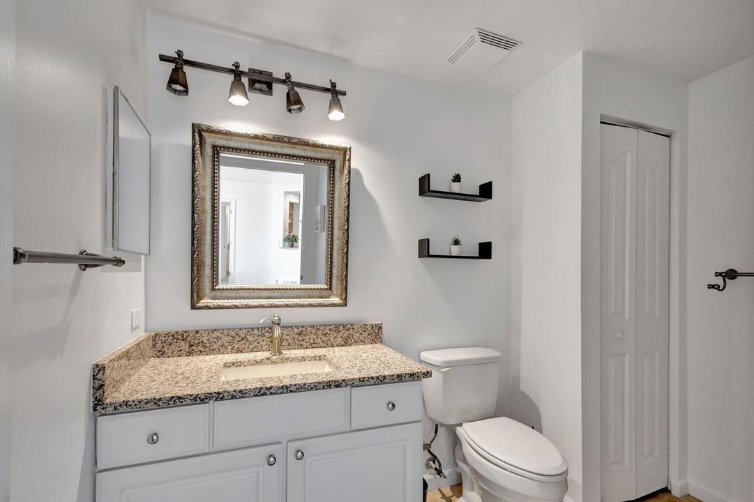 Active With Contract: $357,000 (2 beds, 2 baths, 1004 Square Feet)