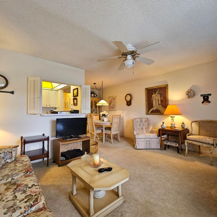 Active With Contract: $1,400 (1 beds, 1 baths, 587 Square Feet)